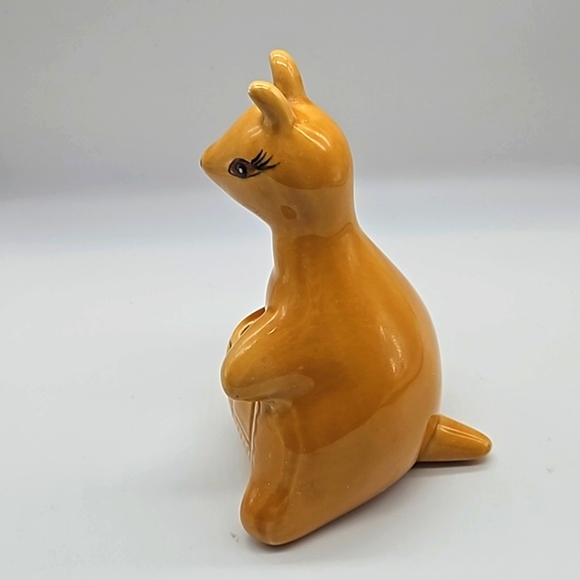 George Wood kangaroo figurine cotton dispenser - Picture 12 of 16